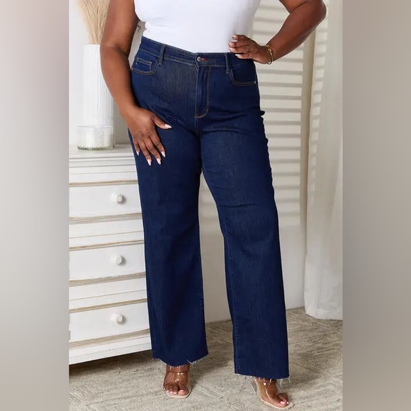 NWT Judy Blue High Waist Raw Hem Vintage & Back Darts Detail Straight Leg Jeans - Picture 5 of 14